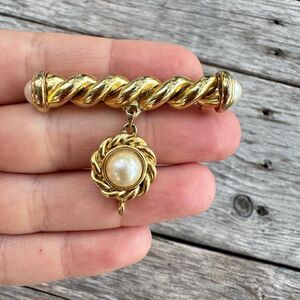 Vintage Jewelry Gold Tone Bar Pin with Faux Pearl Accents Dangling Pearl Brooch
